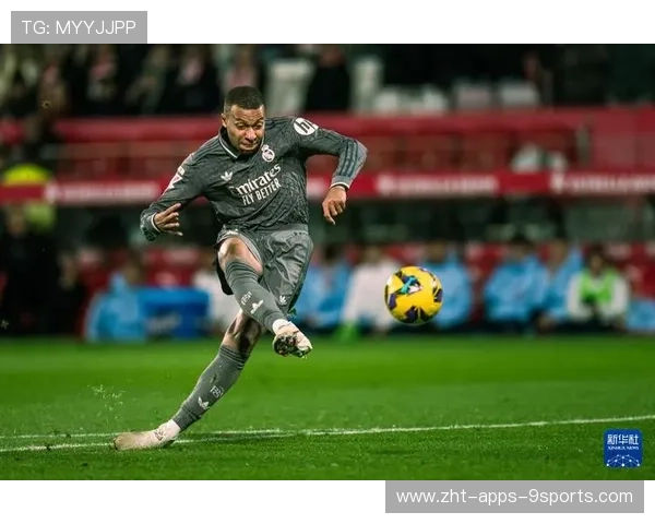 皇马训练场再现名场面,姆巴佩与维尼修斯配合默契满分,姆巴佩皇马青训